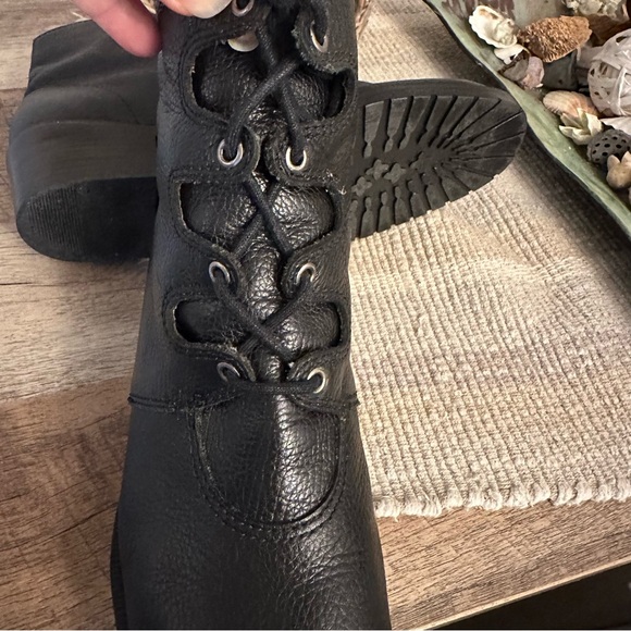Unisa Black leather women’s lace up ankle boots, size 8 1/2 made in Brazil - Picture 15 of 15